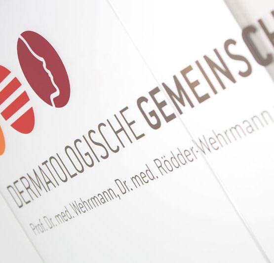 Das Team der Gemeinschaftspraxis Dres. Wehrmann & Kolleginnen in Münster.