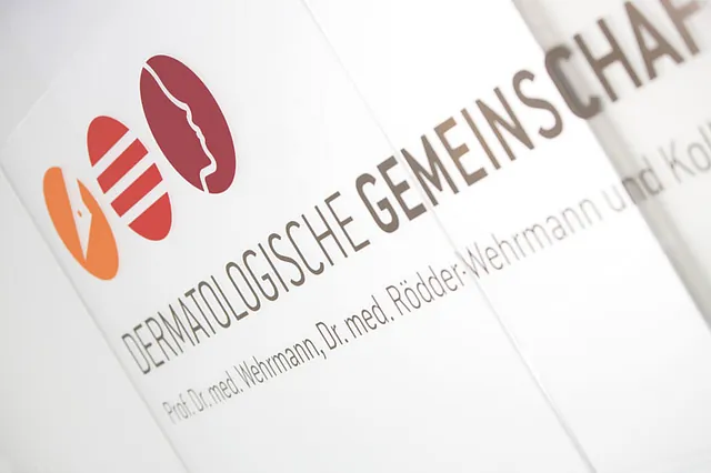 Das Team der Gemeinschaftspraxis Dres. Wehrmann & Kolleginnen in Münster.